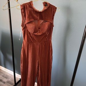 SUMMER CLOSET CLEANOUT✨ Velvet Jumpsuit. Windsor . Never been worn.👗